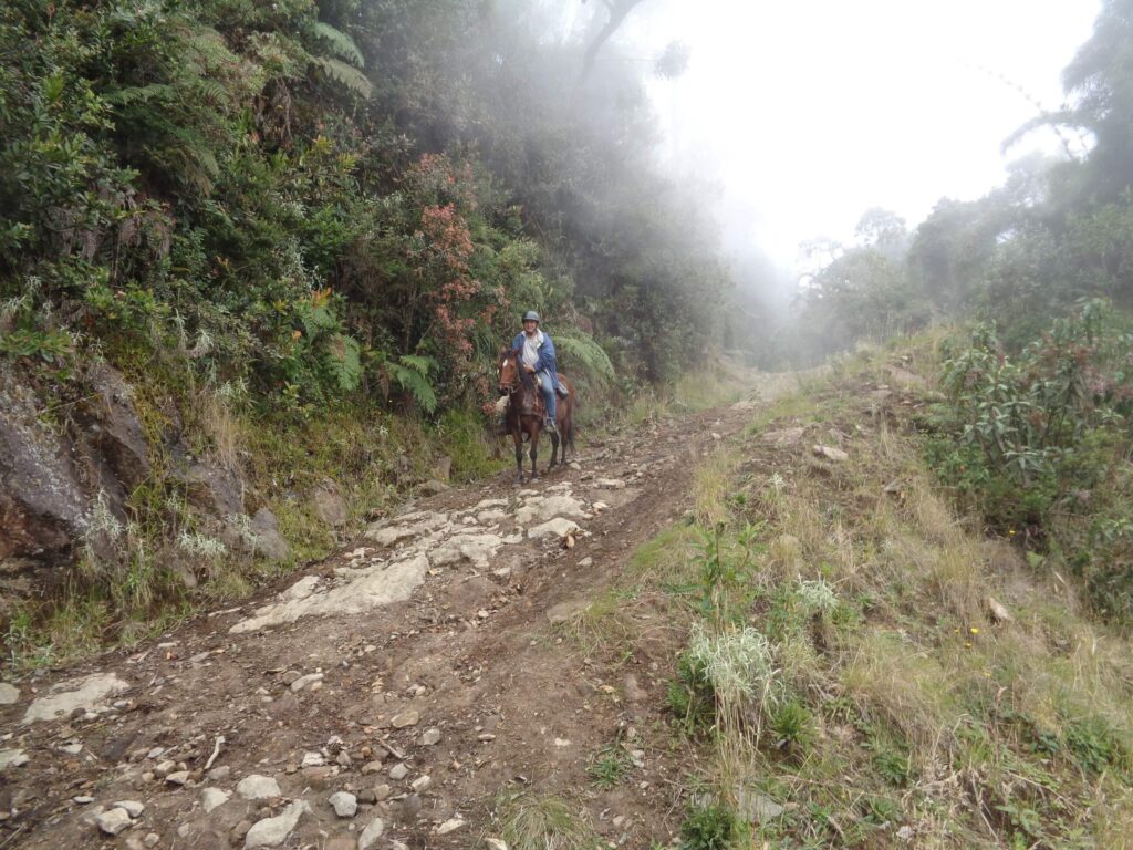 Ridingcolombiacamino2